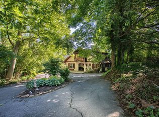 33 W Mohler Church Rd, Ephrata, PA 17522