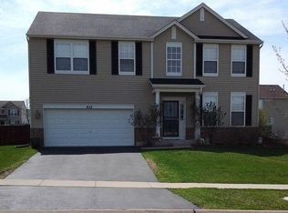 832 Briarcliff Dr, Minooka, IL 60447