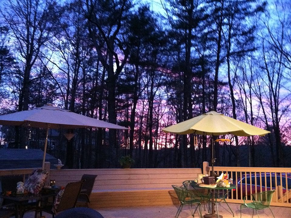 1st image of 495 Riverview Dr