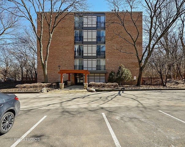 1st image of 5800 Oakwood Dr Unit 4L