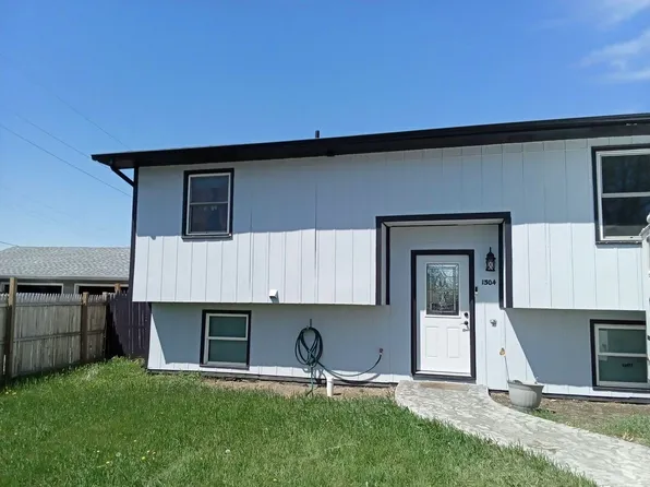 1304 Riverview Cir, Belle Fourche, SD 57717