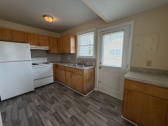 2nd image of 335 Starling St