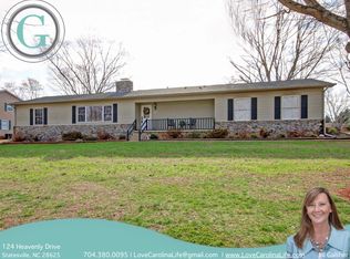 124 Heavenly Dr, Statesville, NC 28625