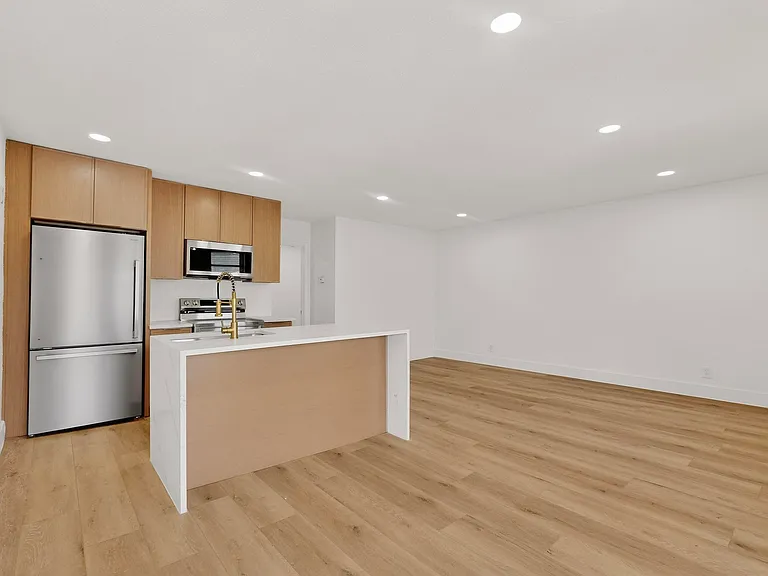 4927 Reiger Ave #204 — Photo 3