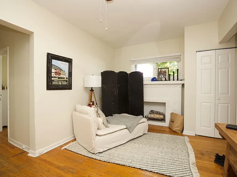 728 W Roscoe St #2 — Photo 5