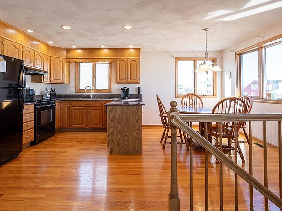 3rd image of 170 Tilton St