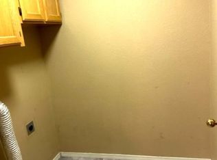 586 Flowing Wells Ln, Spring Creek, NV 89815