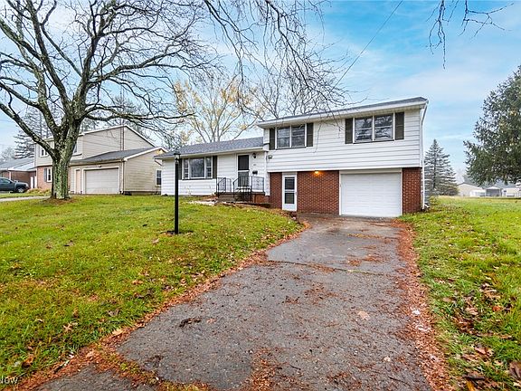 2nd image of 860 Larkridge Ave