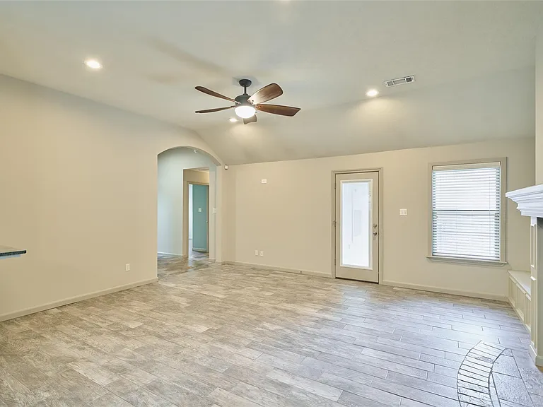 13613 Vail Dr — Photo 6
