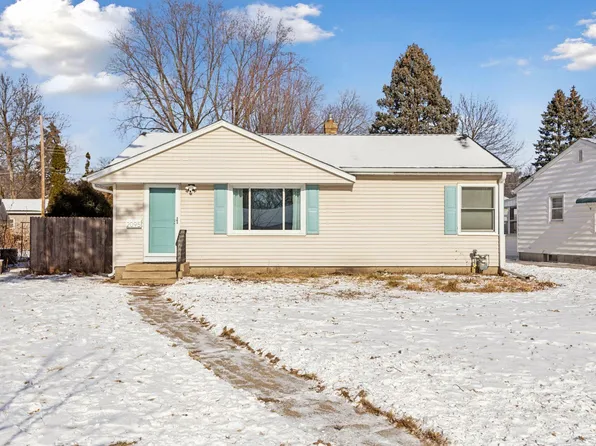 2095 Jessamine Ave E, Saint Paul, MN 55119
