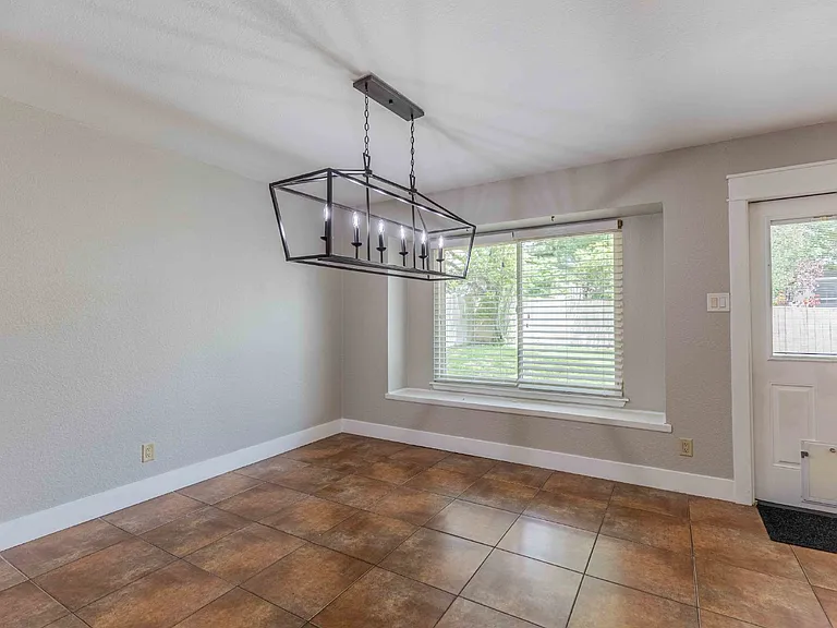 2331 Bluffridge St — Photo 10