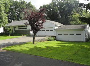 29 Cherry Ln, Glenville, NY 12302