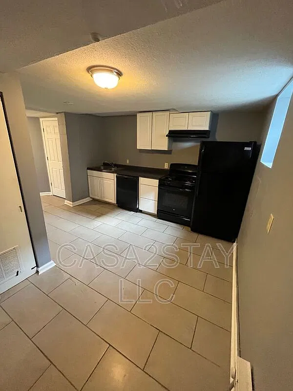 1 bed, 1.0 bath, $595 — Photo 3