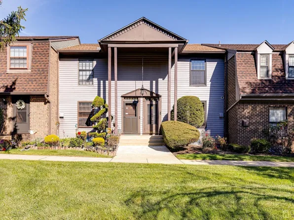 323 Gill Ln APT 5G, Iselin, NJ 08830