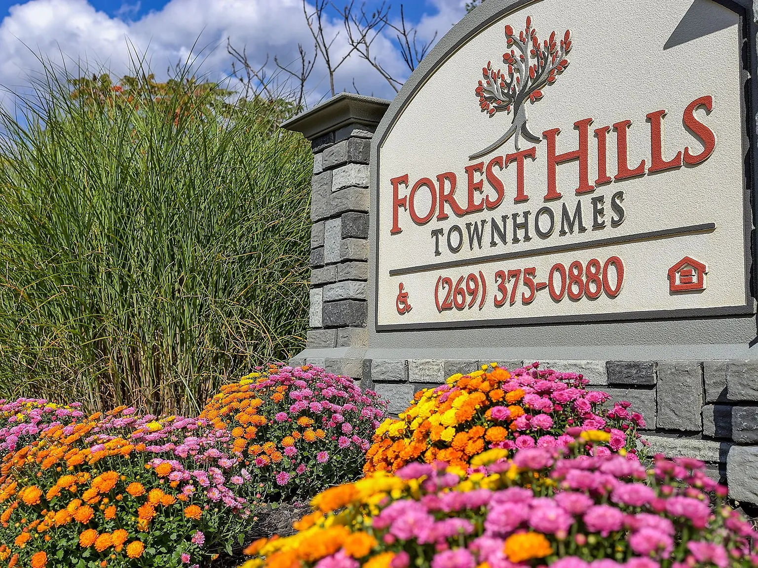 Forest Hills Townhomes — Photo 2