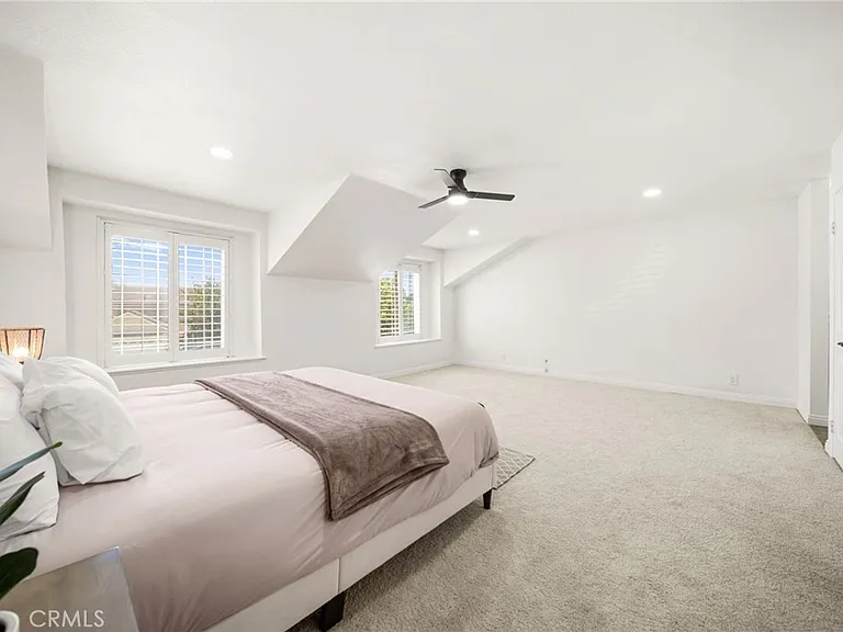 731 Langer Dr — Photo 35