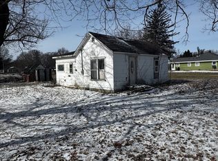 200 N Elm St, Broadlands, IL