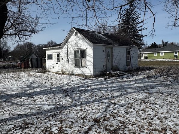 200 N Elm St, Broadlands, IL 61816