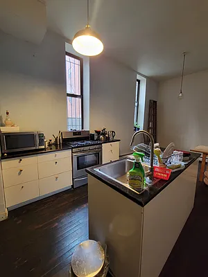 Rented by EXR | media 9