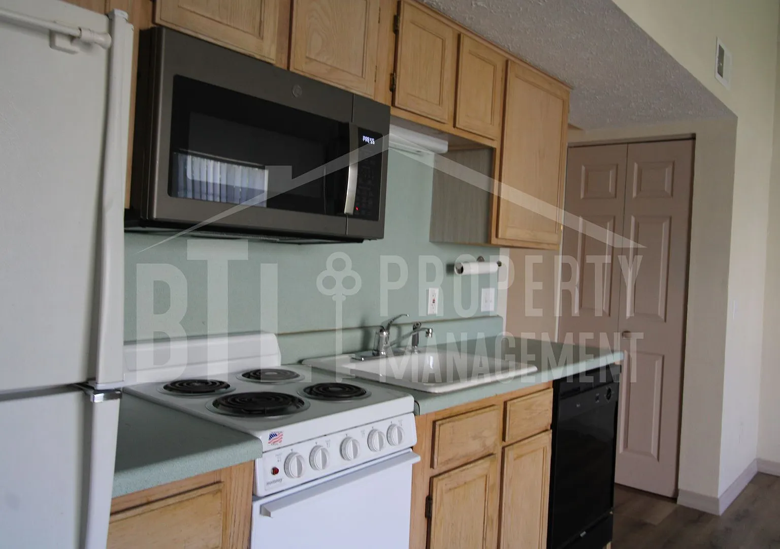 Charming 2 Bedroom in Branson! — Photo 3