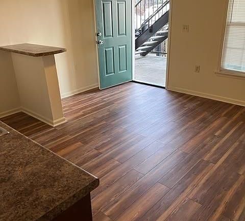 3rd image of 232 Lanier Dr #16