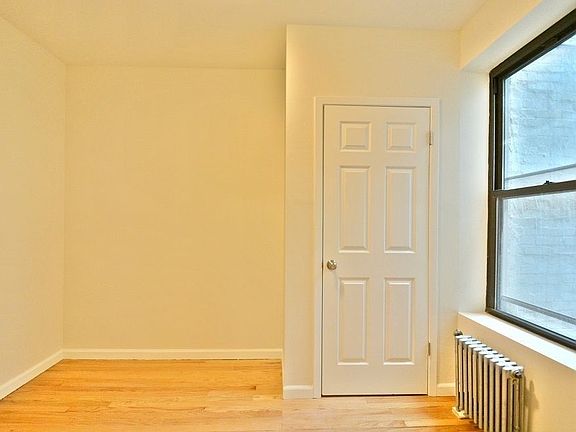 5th image of 249 13th St APT 15