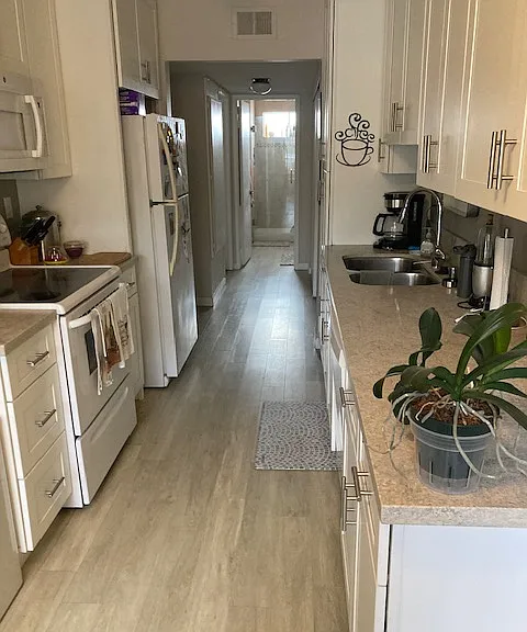 450 W Vermont Ave #103 — Photo 4