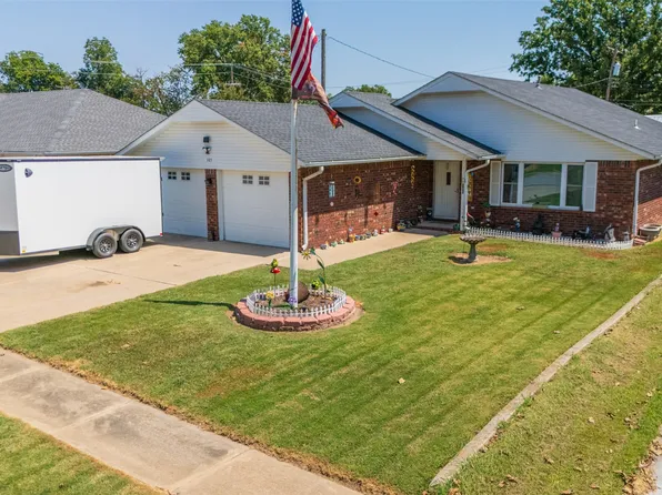 105 S Rowe St, Pryor, OK 74361