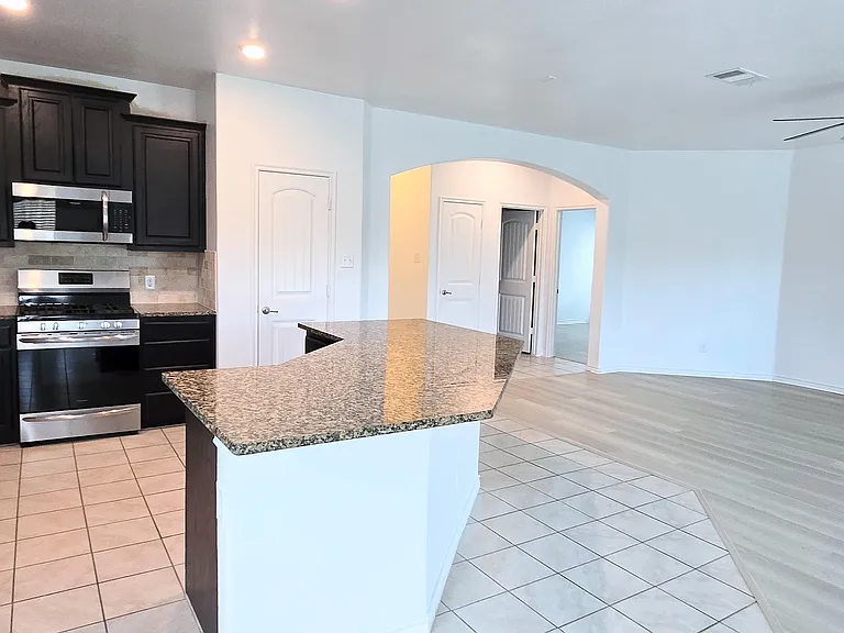 2625 Hillrich Dr — Photo 5