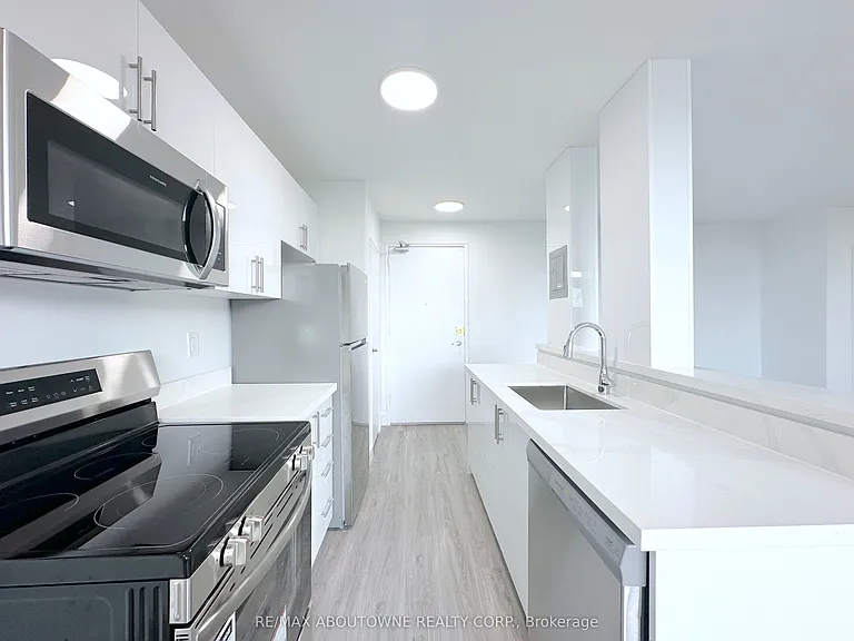 79 Jameson Ave #301 — Photo 4