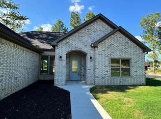 108 Petronia St, Hot Springs National Park, AR 71913