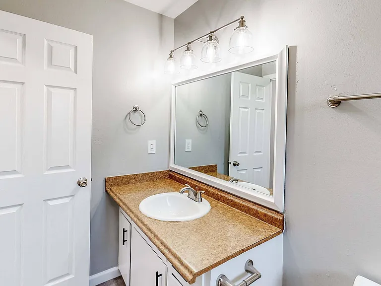 Pennsylvania Place — Photo 14