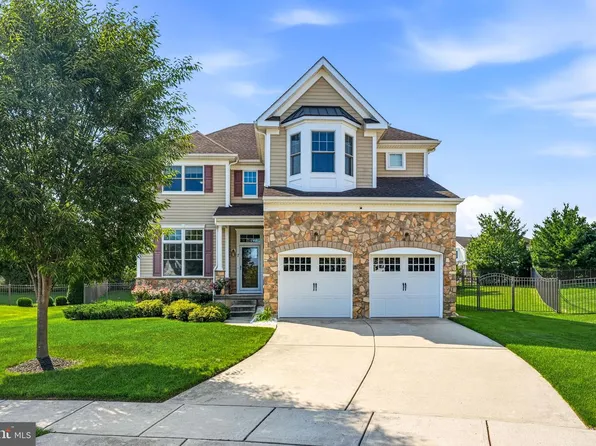 7 Transom Ct, Mount Laurel, NJ 08054