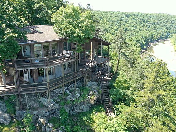 3rd image of 536 Bluff House Ln
