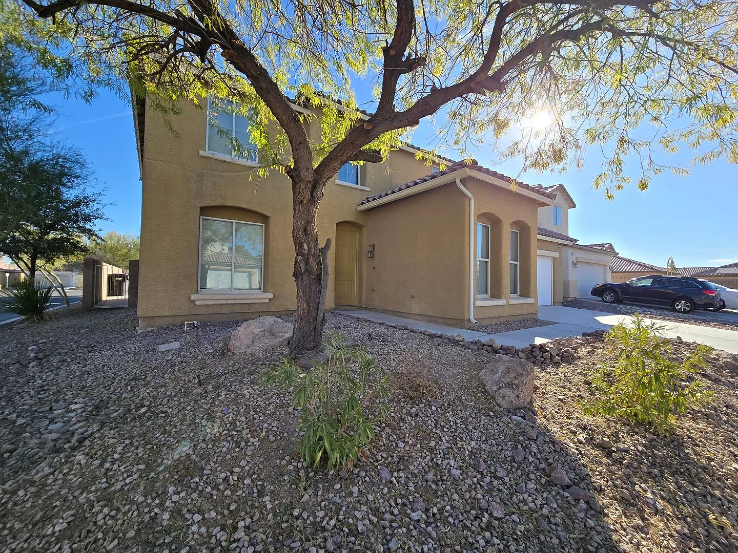 Spacious 6-Bedroom Home with Attached Garage & Large Backyard — Photo 2