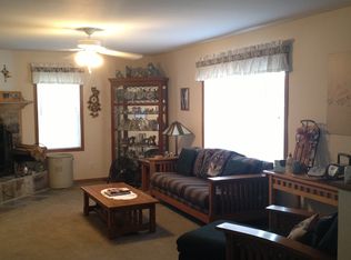 11447 S Katzenberger Rd, Mount Carroll, IL 61053