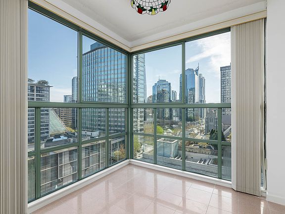3rd image of 909 Burrard St #1204