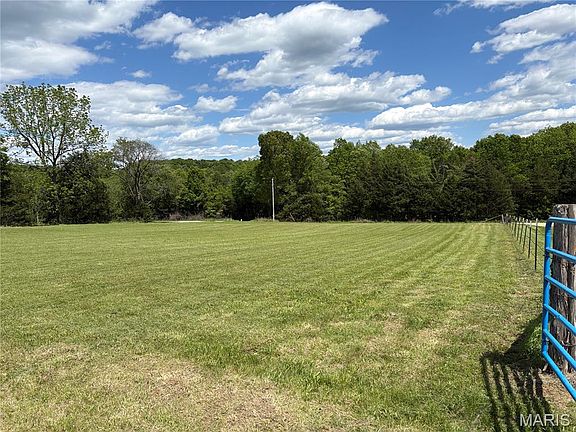 4th image of 28 Monroe Hills Ln