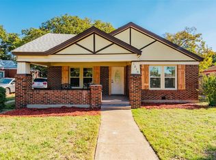 1210 N Riverside Dr, Fort Worth, TX 76111