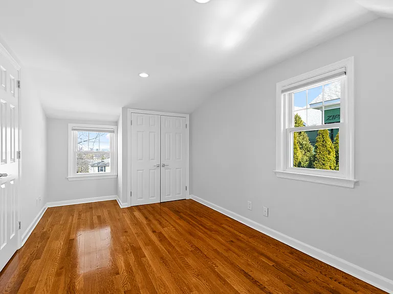 36 Ocean Dr E — Photo 14