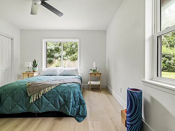 4th image of 1205 Sahara Ave