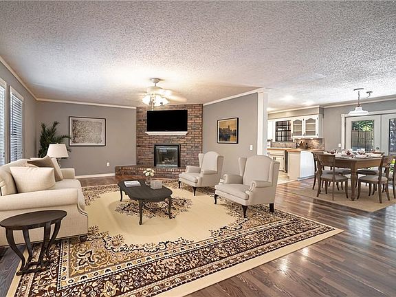 3rd image of 33 Hope Dr