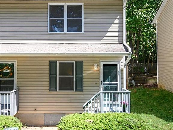 3rd image of 6 Azalea Rd Unit C