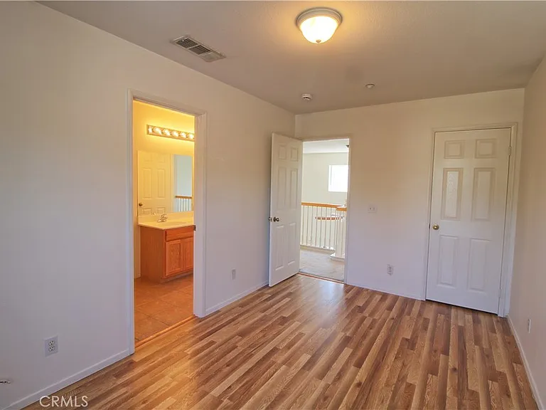 93 Orangewood Ct — Photo 15