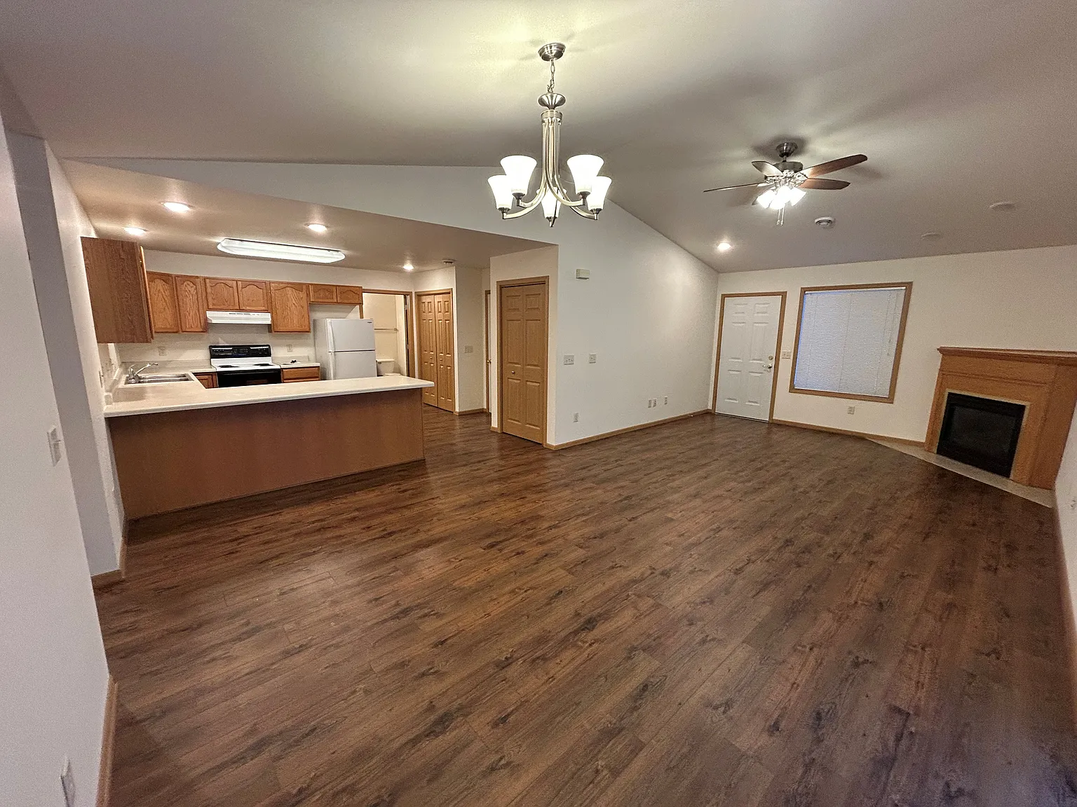 2 bed, 1.5 bath, 1100 sqft, $1,490 — Photo 1