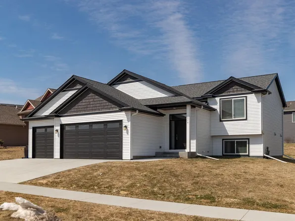 870 Towne Dr NE, Byron, MN 55920