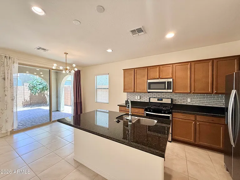 4722 E Tremaine Ave — Photo 11