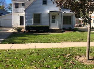 2513 N 113th St, Wauwatosa, WI 53226