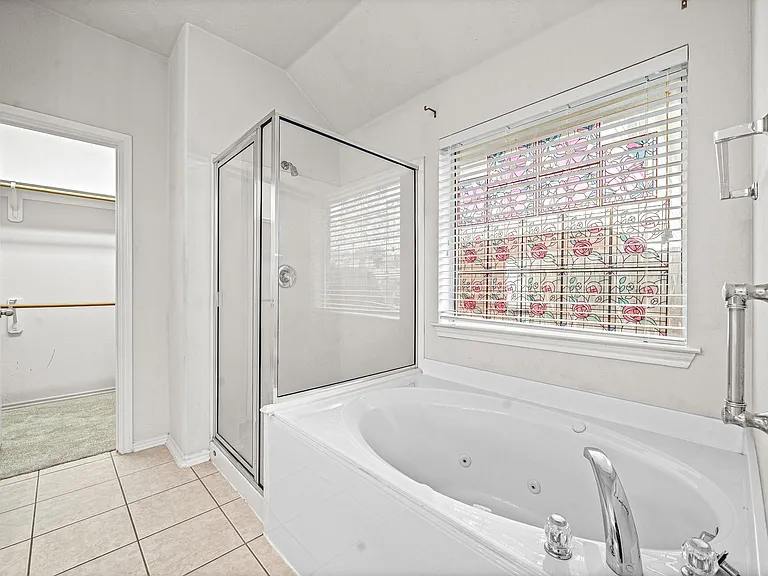 6423 Bonnie Chase Ln — Photo 22