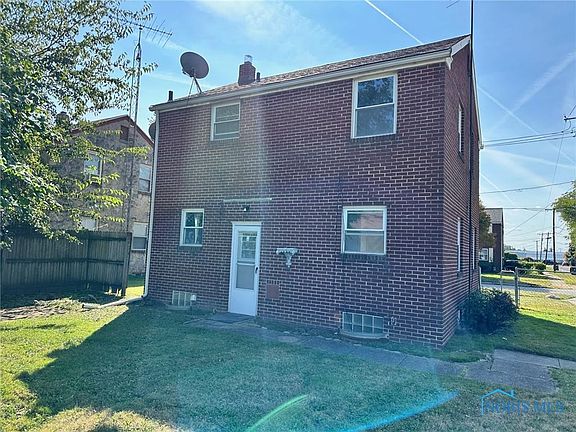 4th image of 4922 Burnham Ave
